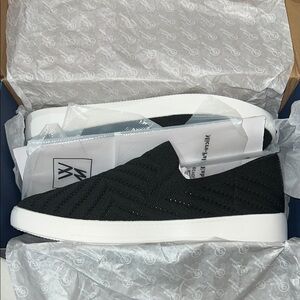 White Mountain Black Slip-On Shoes